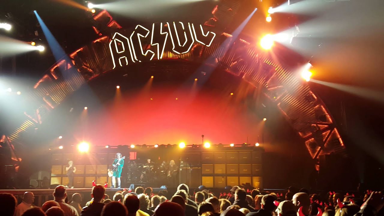 AC/DC - High Voltage (Tacoma 2016)