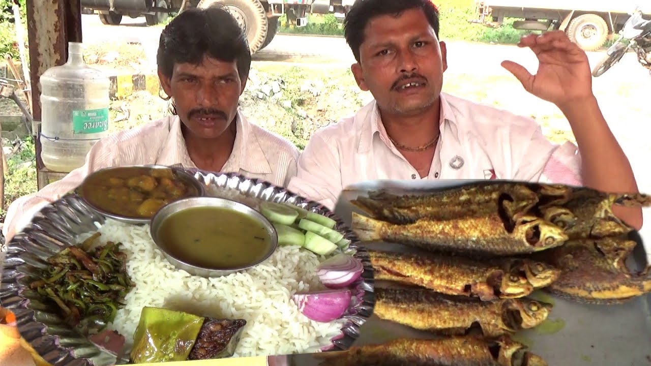 Outdoor Eating Show with Vaba Da - Rice with Dhone Pata Chutney - Chara Fish Curry - Lao Chokla Fry