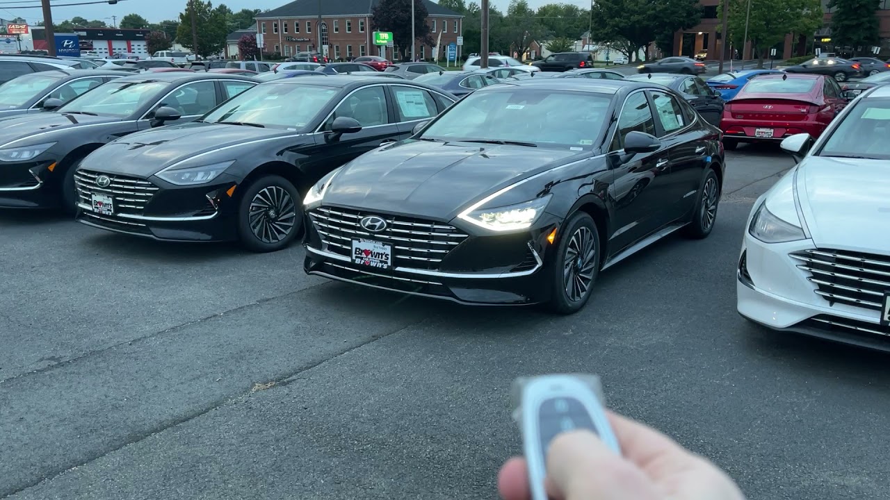 2022 Hyundai Sonata Hybrid Limited | Remote Smart Parking Assist (RSPA)