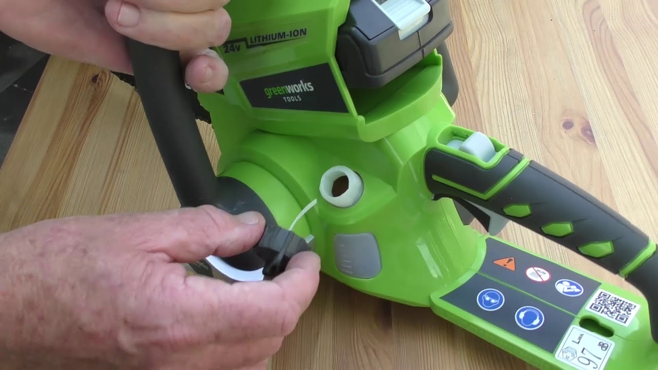 צוות גדרון מציג מסור שרשרת חשמלי נטען