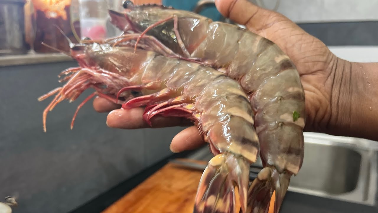 Butter Garlic Tiger Prawns 🦐  Recipe/ Tiger Prawns/Cleaning Tiger prawns