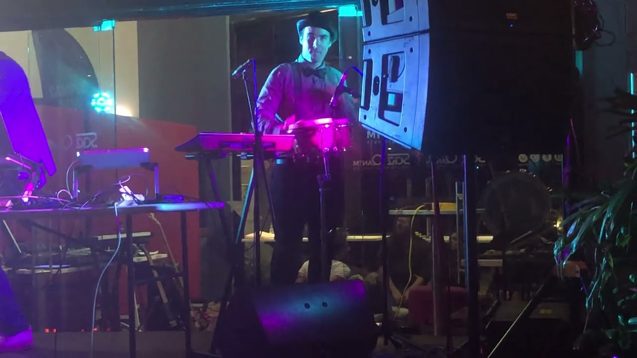 Vibe Settaz - Live Performance Clip