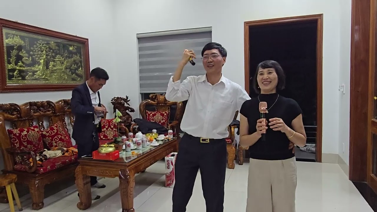 Tết 2026 ông bà Thập Hường