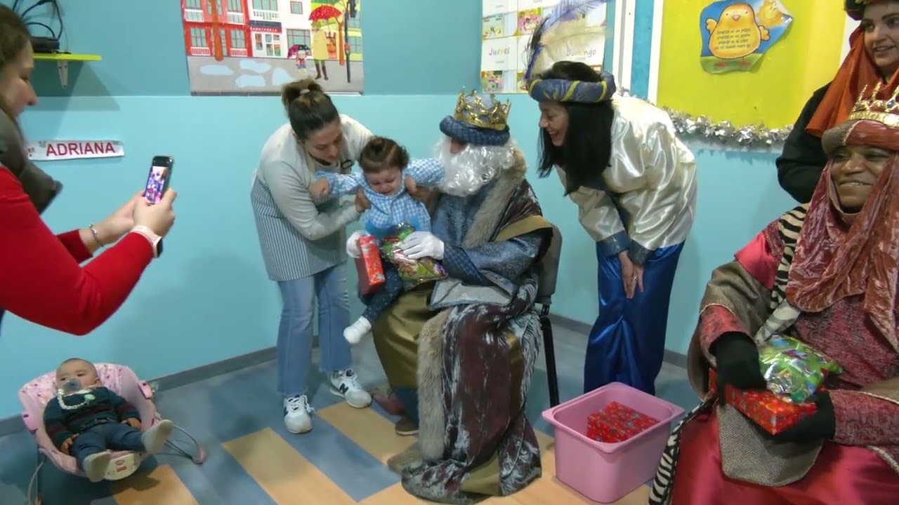 Sus Majestades los Reyes Magos de Oriente visitan las guarderías y centros infantiles