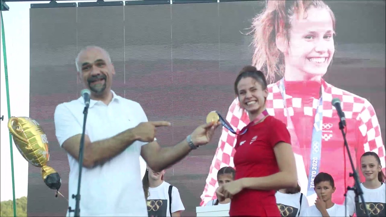 Zlatna olimpijka Matea Jelić svečano dočekana u svom Kninu