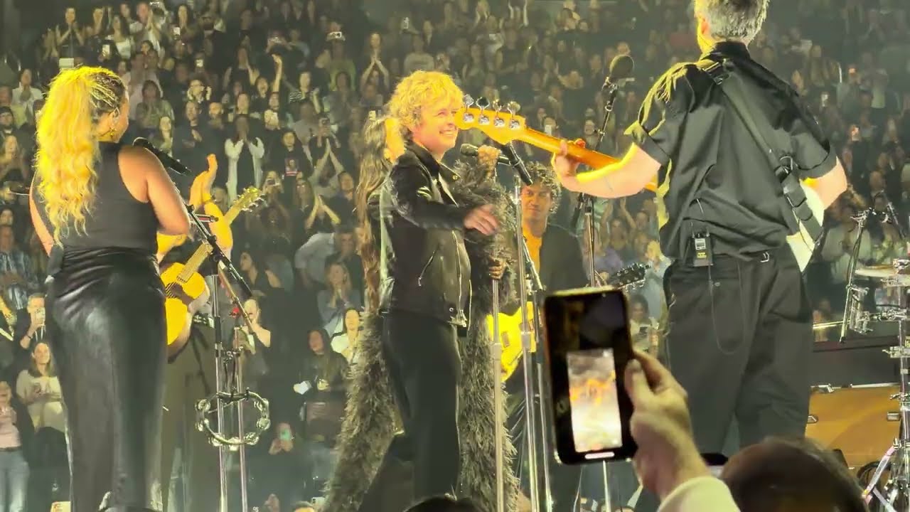 Dua Lipa - with Green Day’s Billie Joe Armstrong- Wake Me Up When September Ends - live 10/12/25 SF