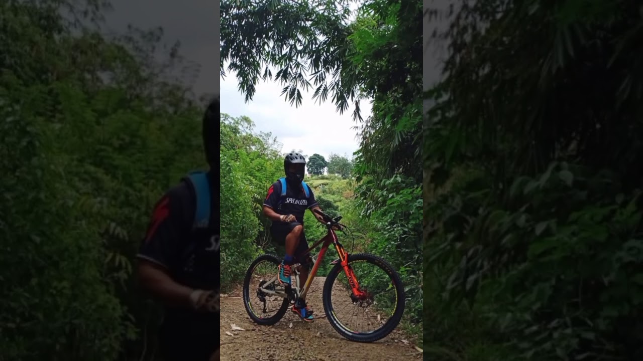 PEMANDANGAN DI CARTIL BANDUNG