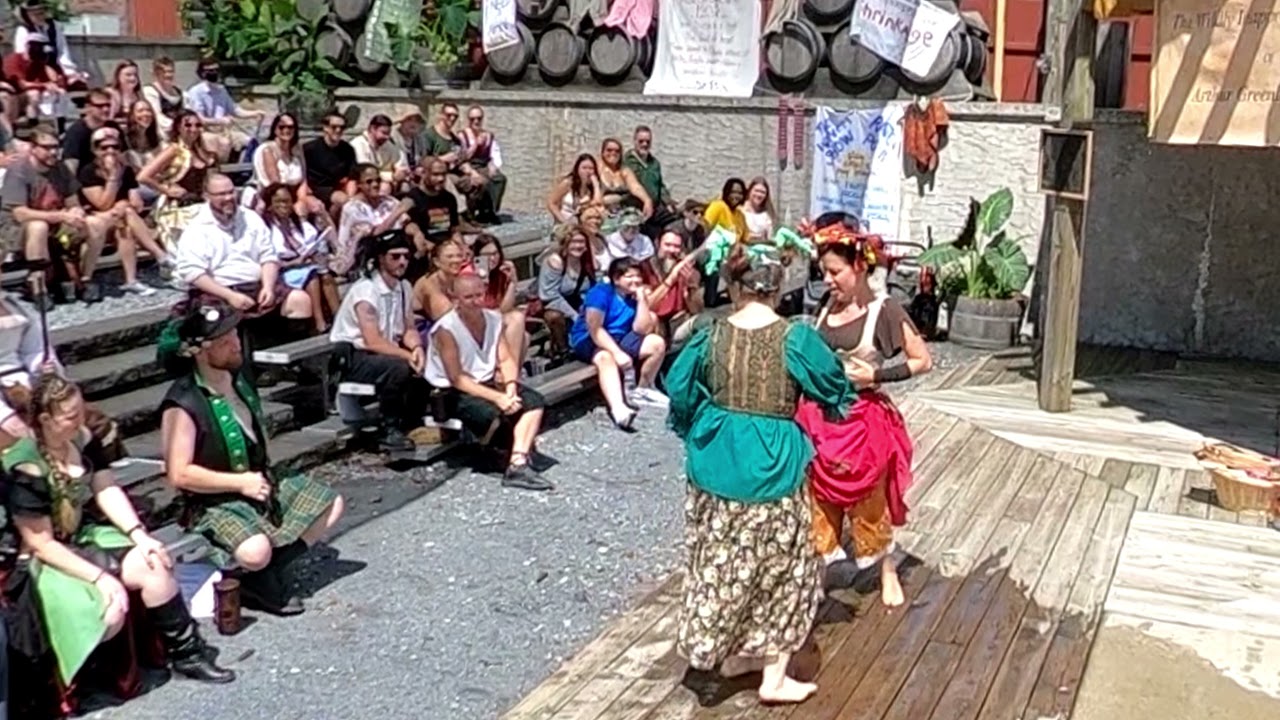Washing Well Wenches: The Return of the Wench!