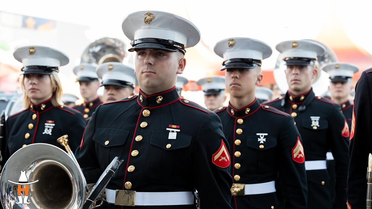 Saluting Service | Houston Livestock Show and Rodeo Armed Forces Appreciation Committee 🇺🇸