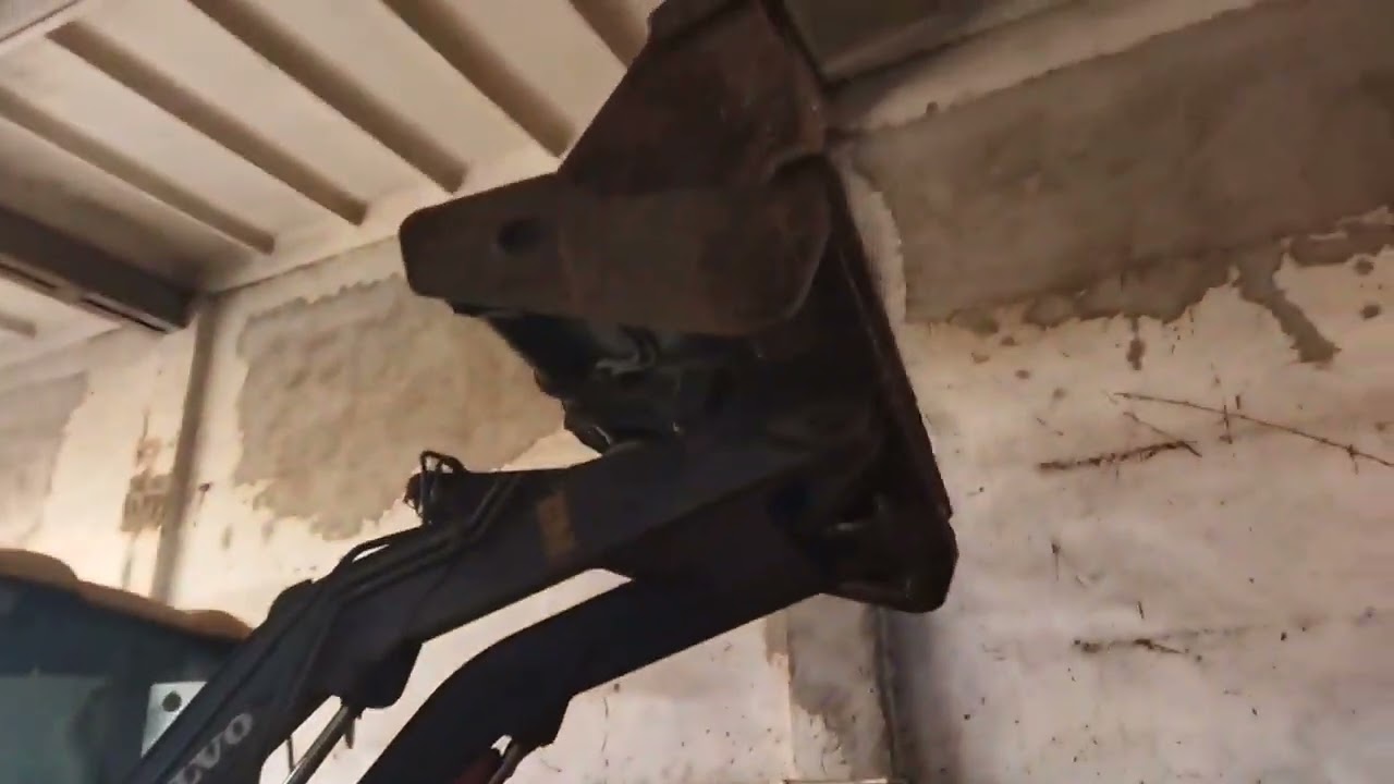 Экскаватор-погрузчик Volvo BL61B экспресс-обзор от Станислава Кожушко