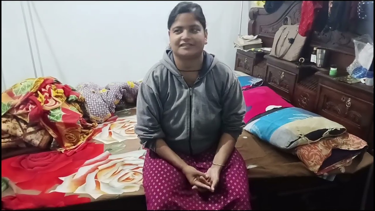 Blogger girl Needhi , Apne Room ka bedsheets  wash ho gya ! Daily Vlog