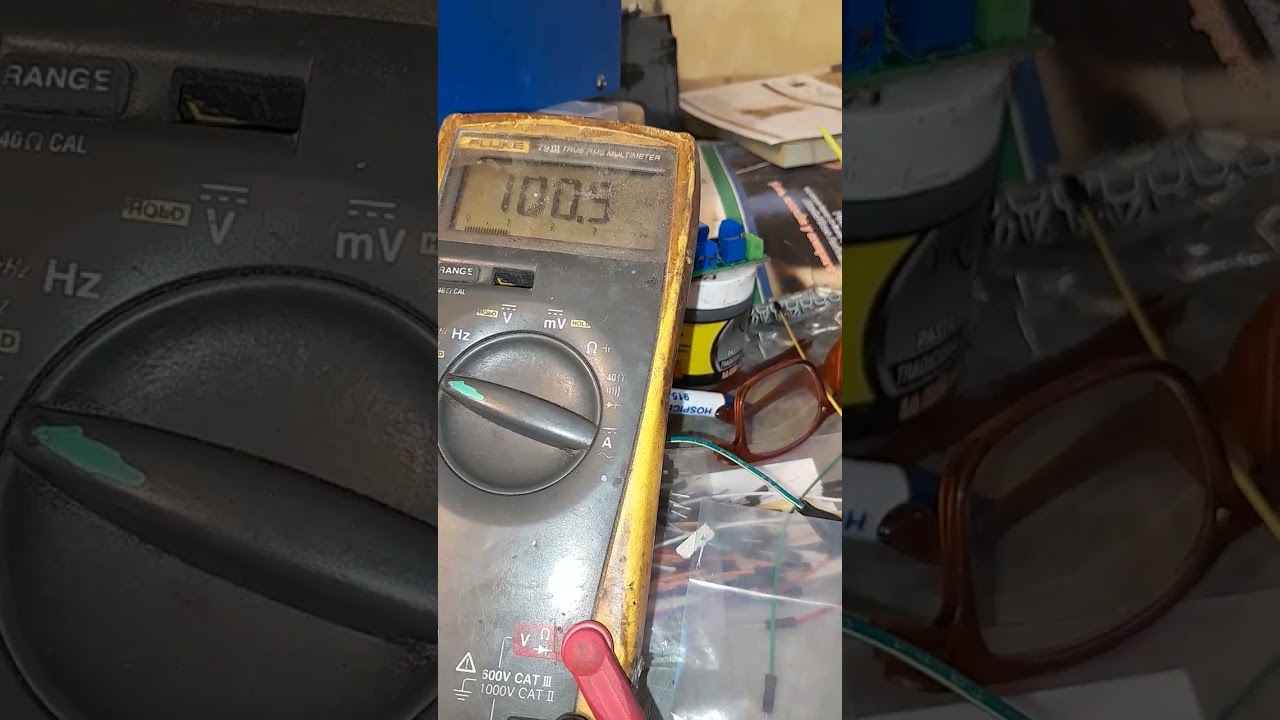 Comparador de voltage con histerises de 14 vcc de ancho.experimentacion nivel secundaria