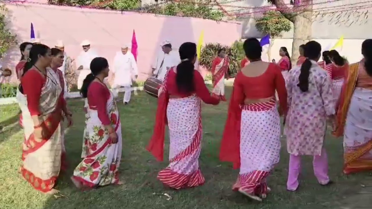 Hamare yaha ki holi 👏🤗