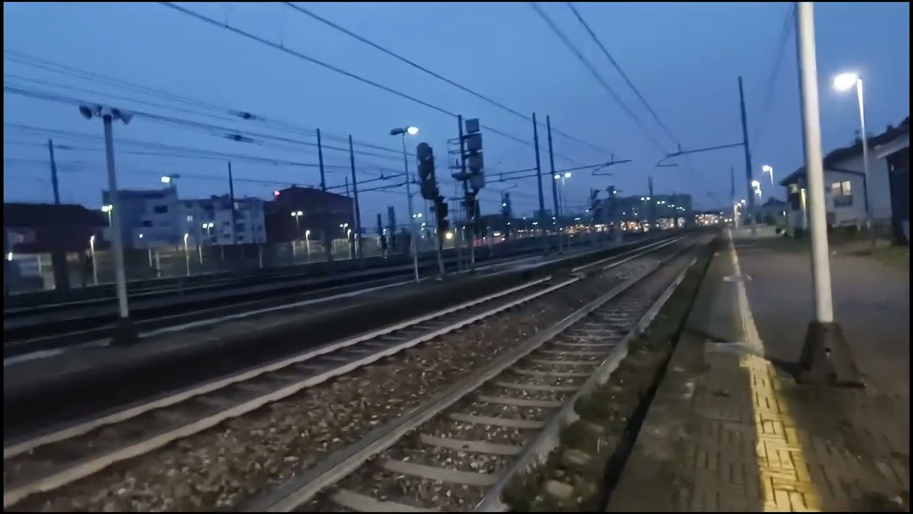 Il saluto dei macchinisti è sempre un onore 👍🩵.In questo caso del mio amico Macchinista Matteo 👍🩵.