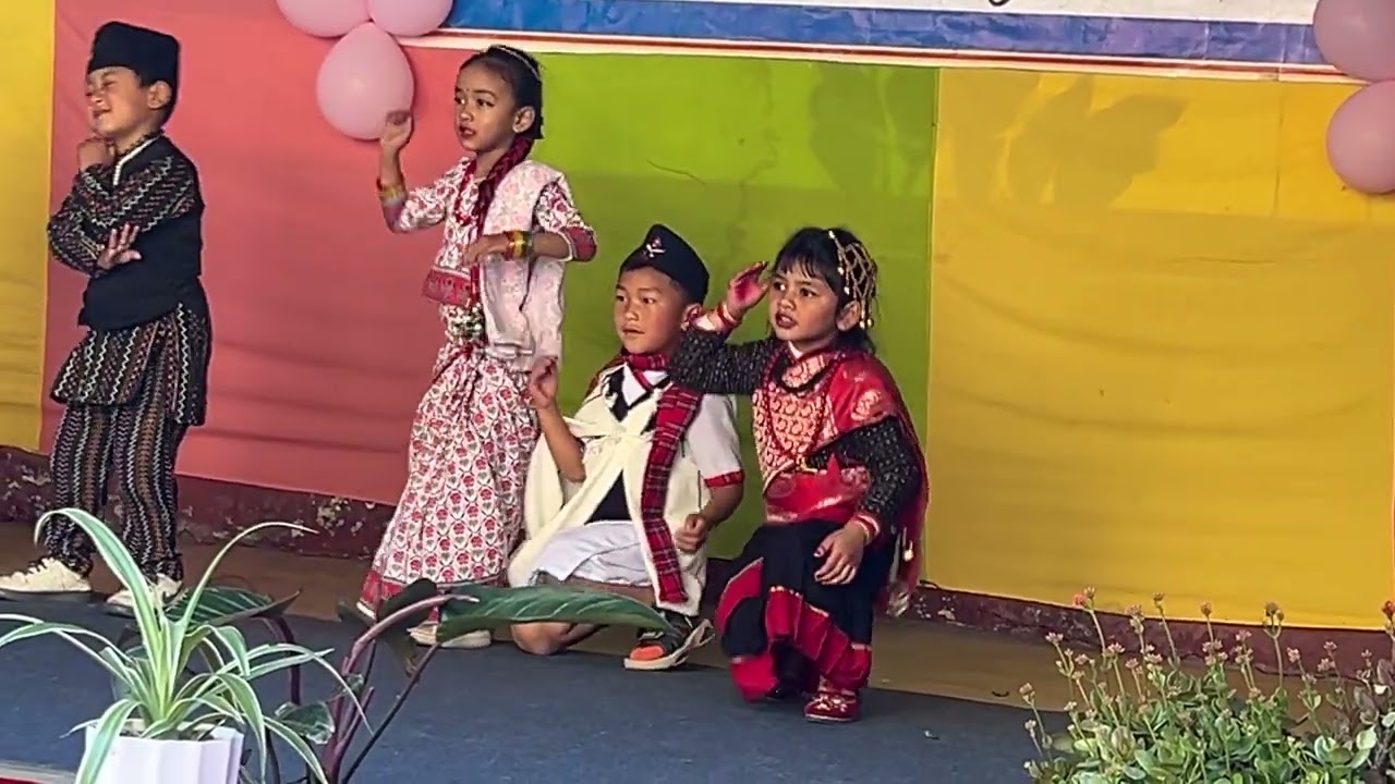 Raya and her JKG group dance #aunuvayo