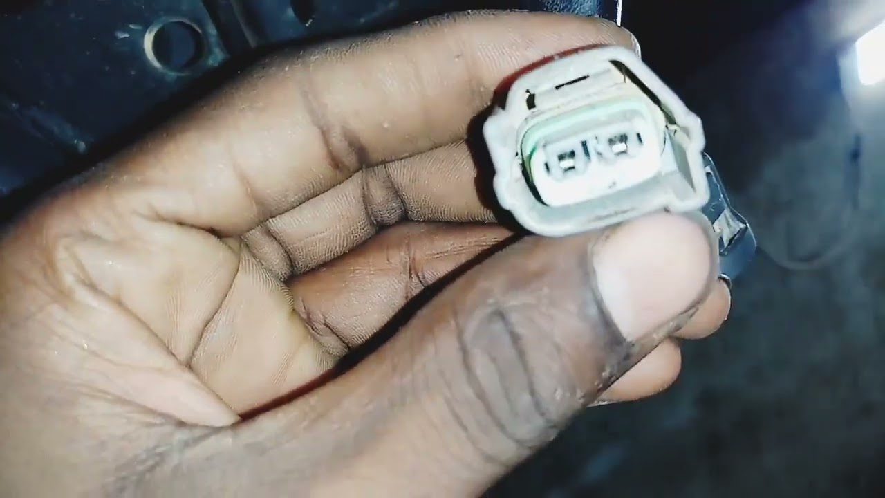 لاندكروزر مشكله في sub tank عامل short to Ground الحمدلله تم حل المشكله عن طريق wiring daigram 👌