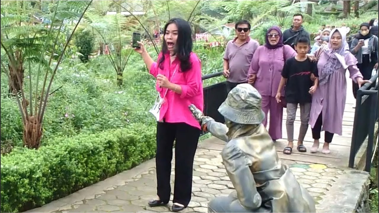 Tertawa ngakak bikin hidup lebih hidup || Prank manusia patung