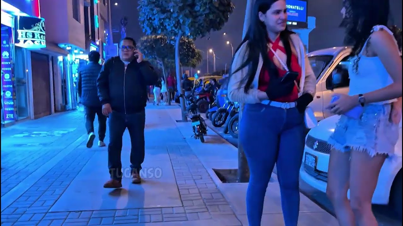 Lindas en Lima . Puente ov . Mall del Sur Peru