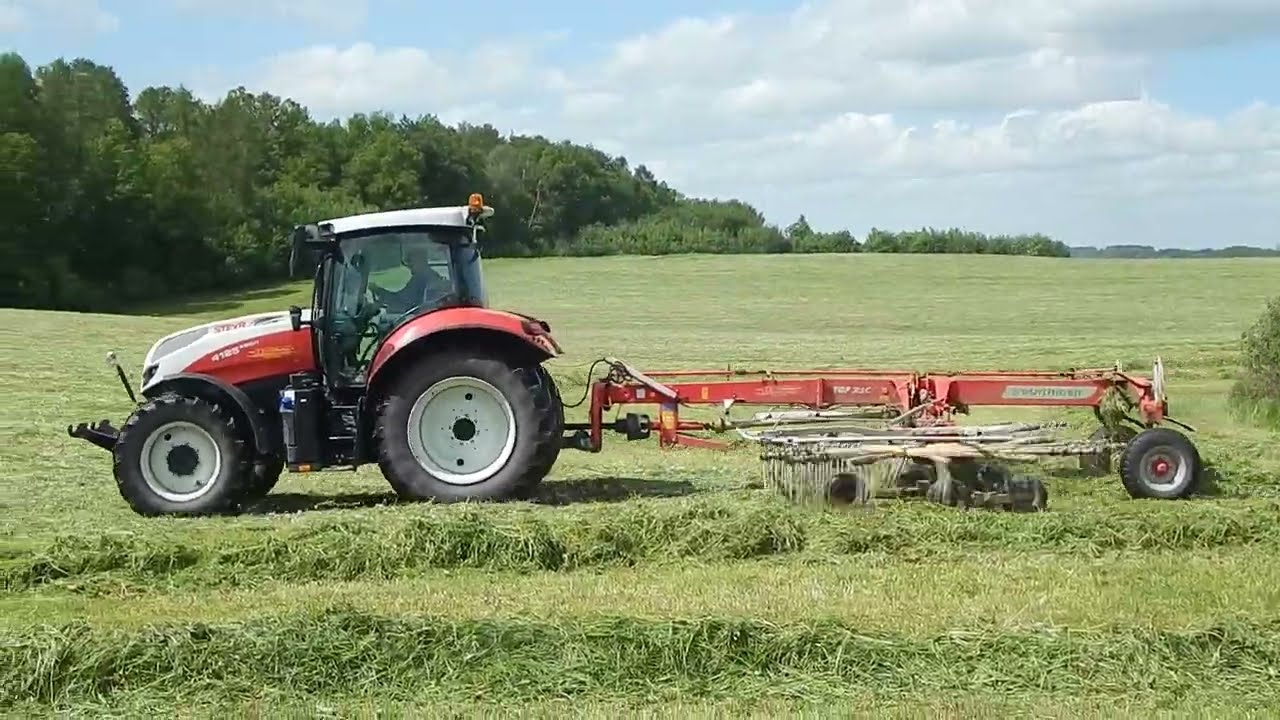 27 05 2022 AKCJA ZGRABIANIE PIERWSZY POKOS TRAWY