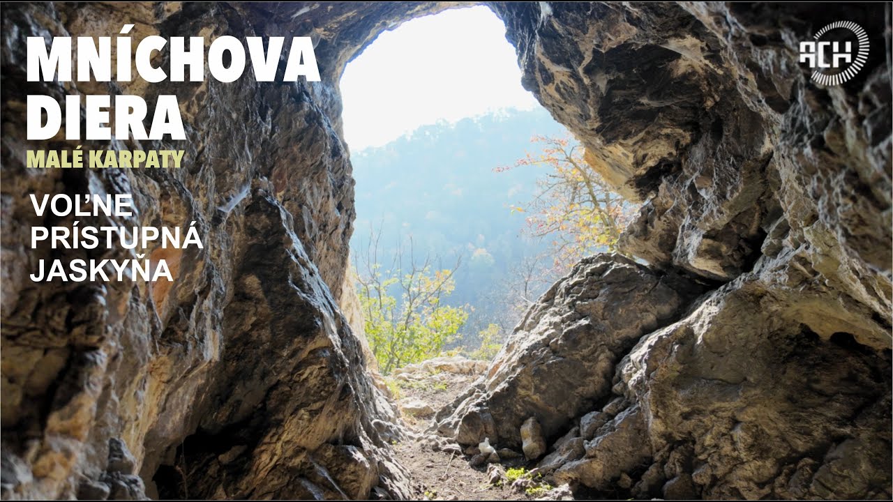 Mníchova diera, voľne prístupná jaskyňa v Malých Karpatoch.