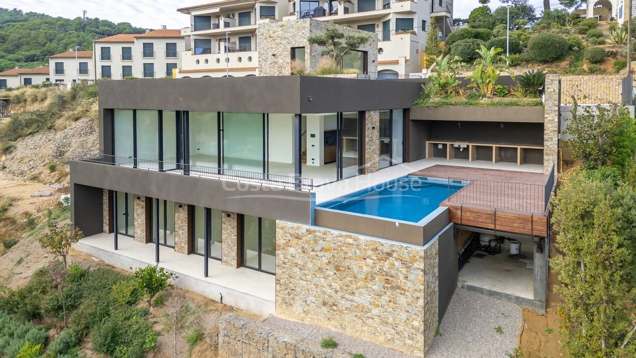 Casa de obra nueva en Sa Riera (Begur) con vistas al mar y piscina | Ref 3010V