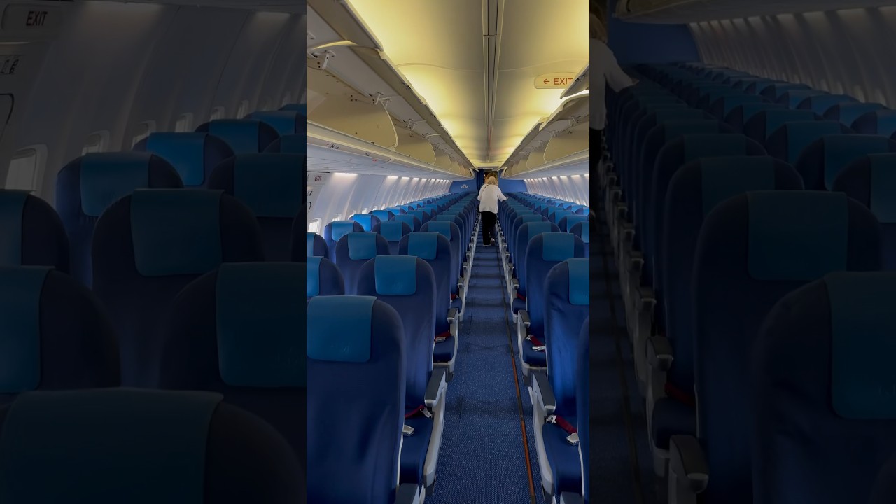 KLM Boeing 737 economy class - getting old? #shorts #klm #economyclass #boeing737