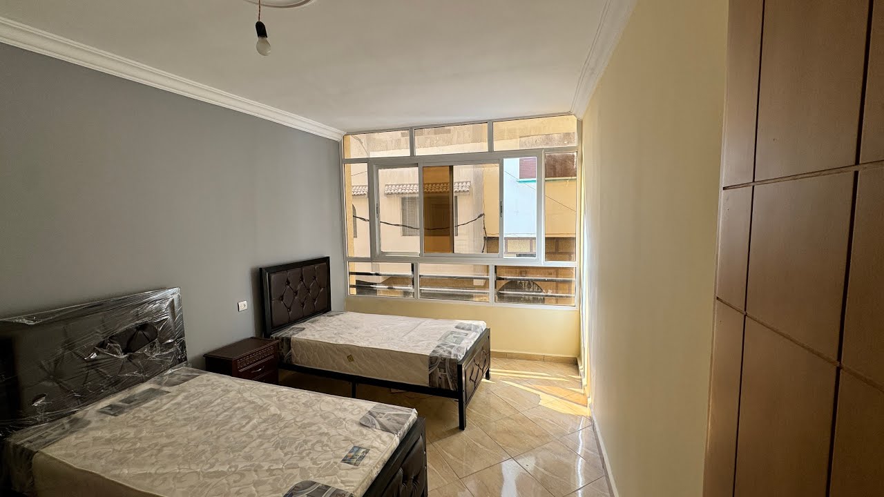 شقة غيصدمك الثمن بالمرآب فأحسن موقع حي الولاية تطوان 0776548815