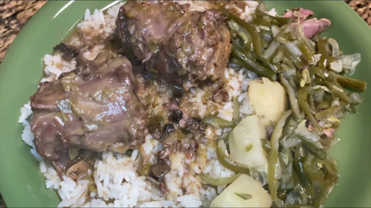 Turkey necks and gravy!!