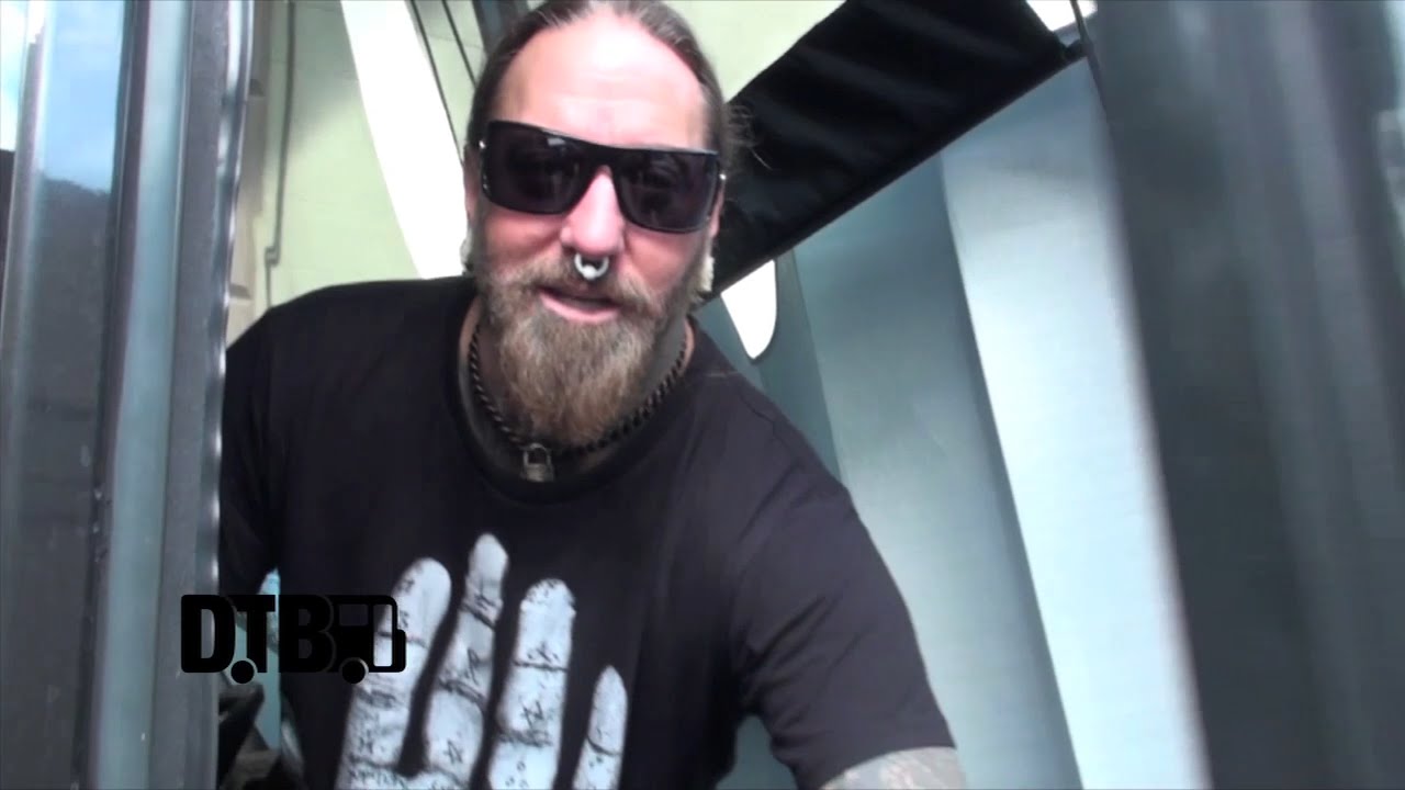 DevilDriver / Dez Fafara - BUS INVADERS Ep. 666