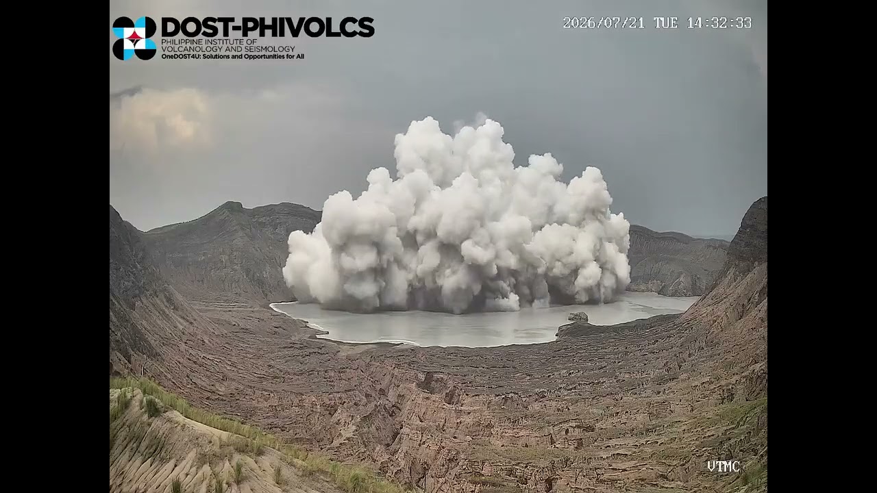 Minor phreatomagmatic eruption at the Taal Volcano main crater | GMA News