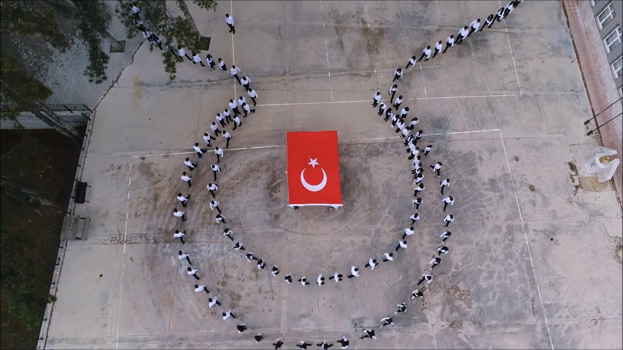 Mustafa Şipar Anadolu Lisesi Ay Yıldız Koreografisi.