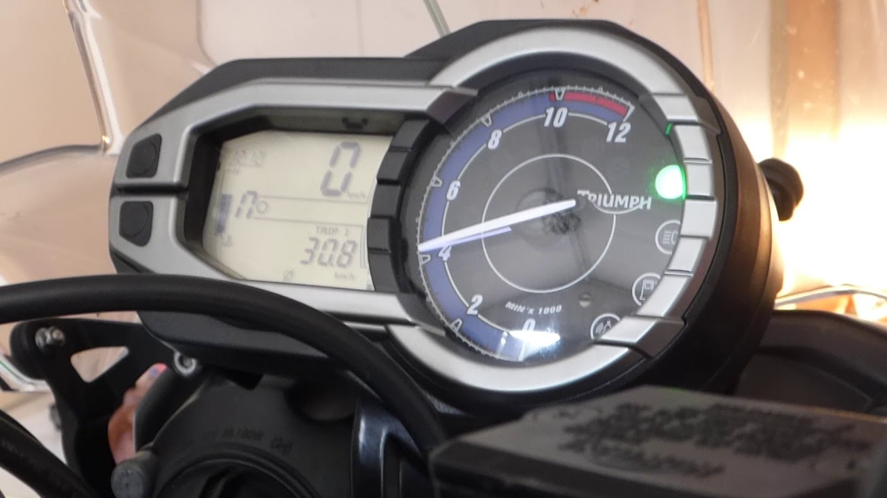 Triumph Tiger 800 low oil pressure at idle (part 1)