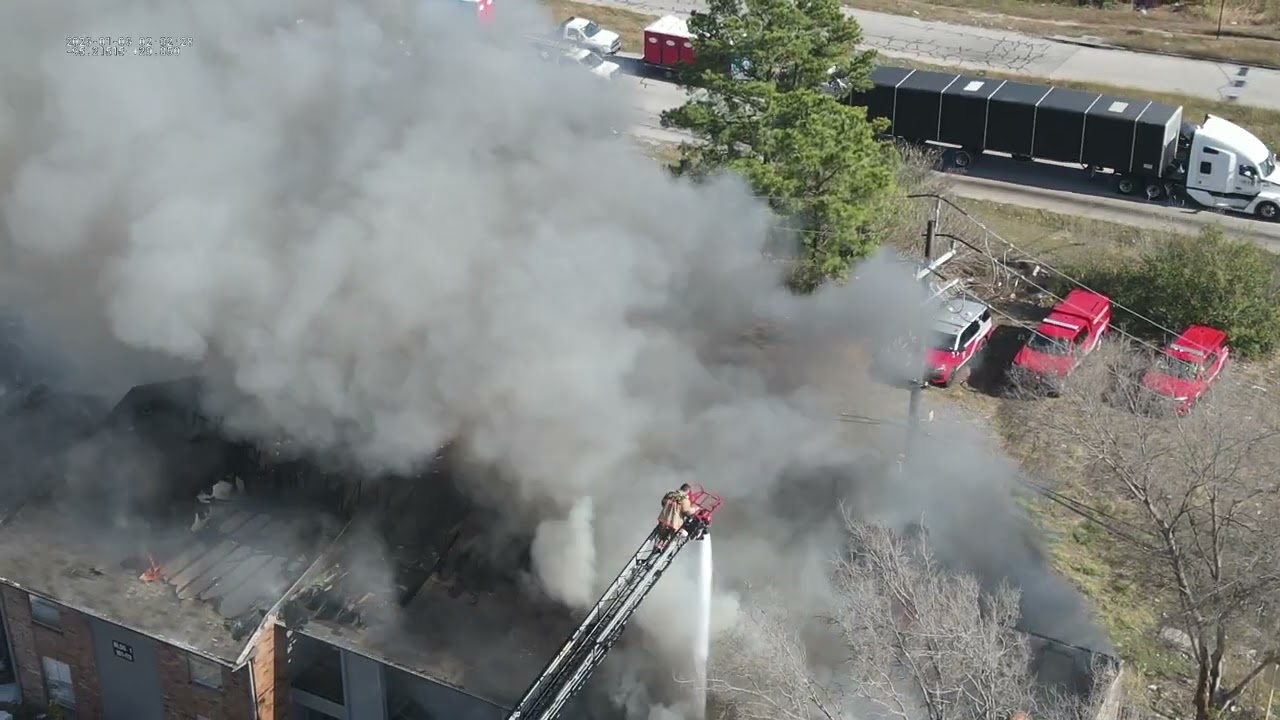 Sheldon Fire - Apartment Fire - E43, E33, D23, E23, E24, D14, D32, TW33, E32, L32, E3, D25 (Part 1)