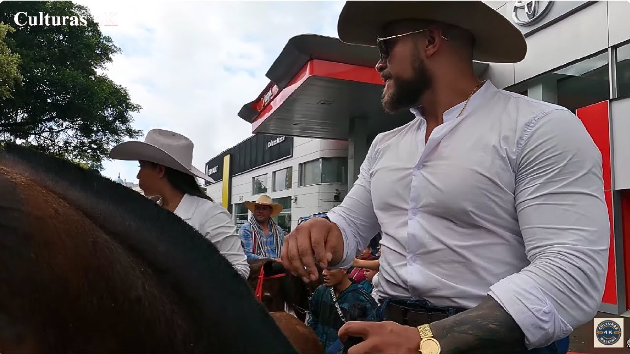 Cabalgata HOMBRES Only Elegant Men Riding in Manizales/Colombia