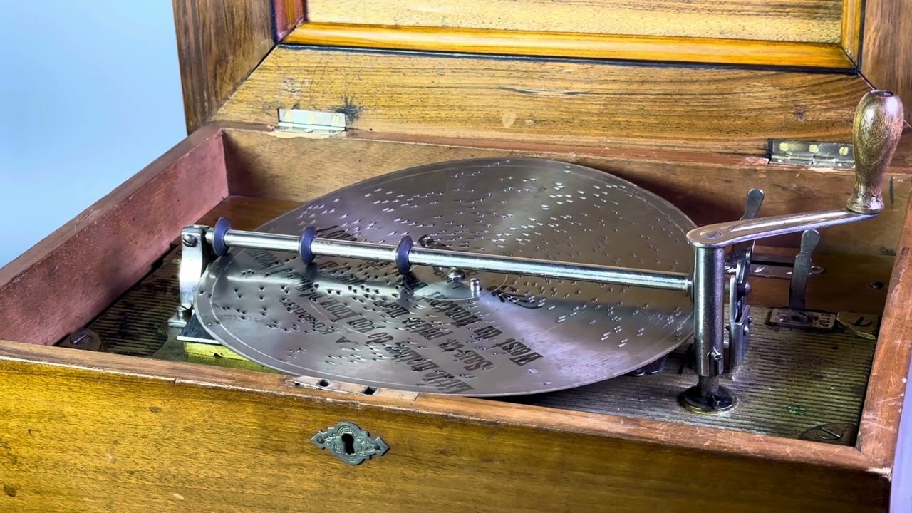 Plattenspieluhr „Mira“
