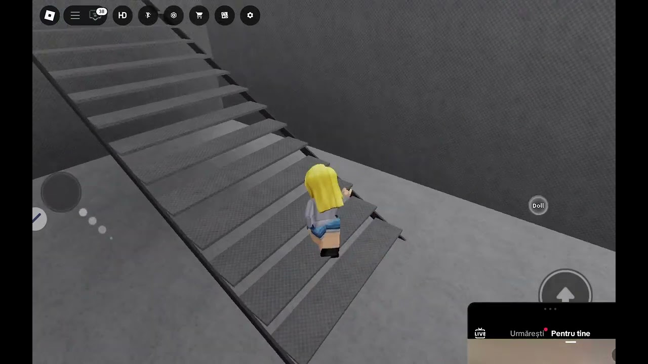 Dansez pe roblox și mă joc OBBY😻