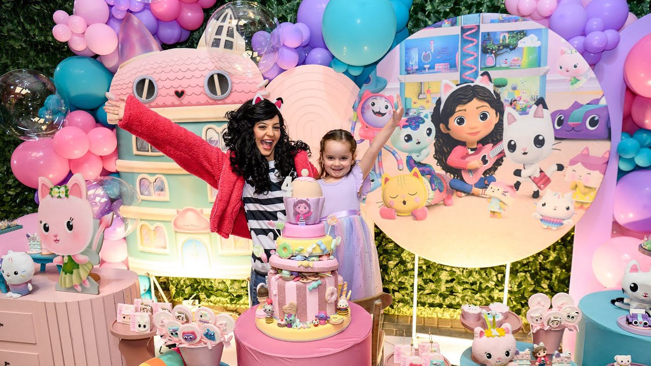 Festa de Aniversário 4 anos Isabela - Tema Casa Mágica da Gabi no Buffet Brigadeiro em Curitiba