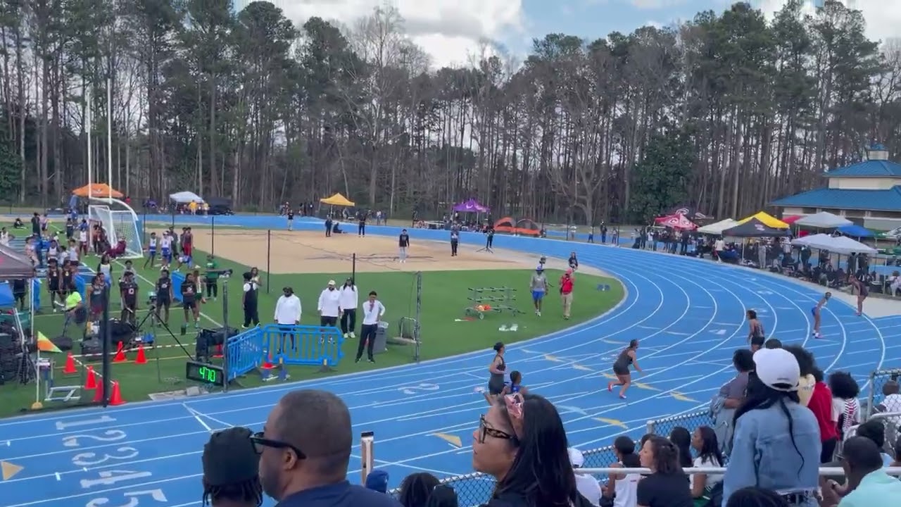 MTFXCCGA Invitational Girls 4x200m Relay Heat 2 McEachern HS Powder Springs Georgia 
