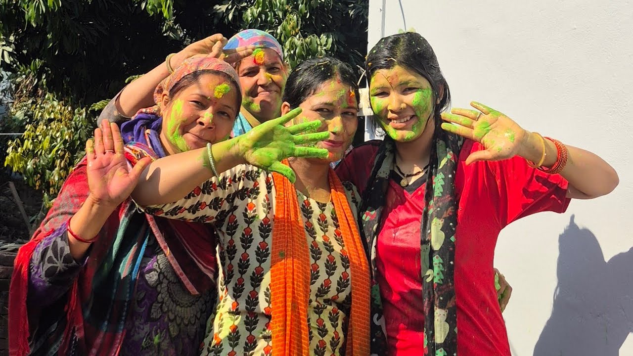 हैप्पी होली मित्रों आप सभी को होली की बहुत ढेरों सारी शुभकामनाएं# family #minivlog #love #fun #vlog 