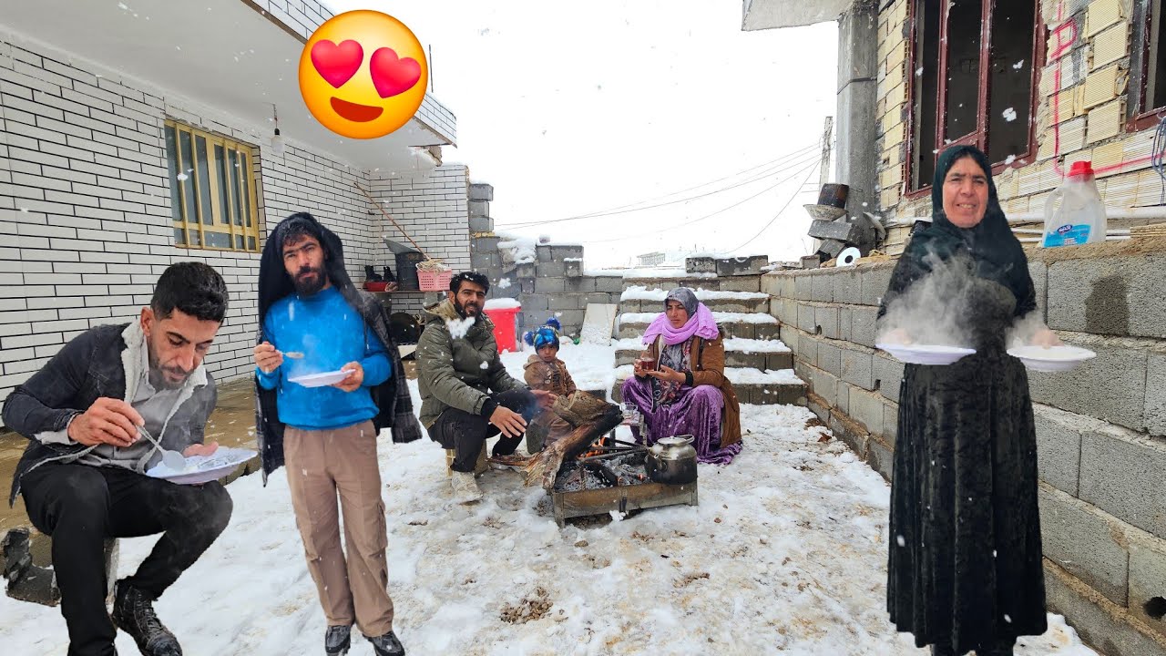Happy family day for Saleh and Sadri: Zahra's family helps build a house