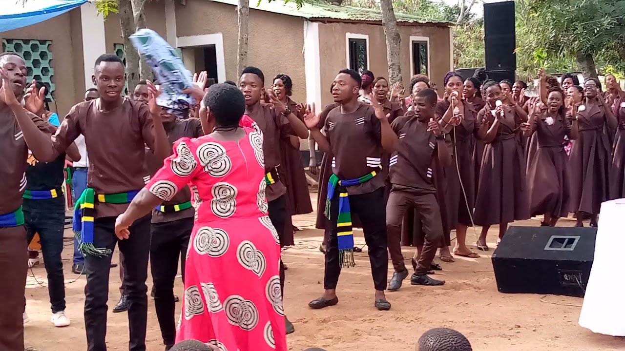 Aic sengerema choir wakiwa ngudu pasaka 2021