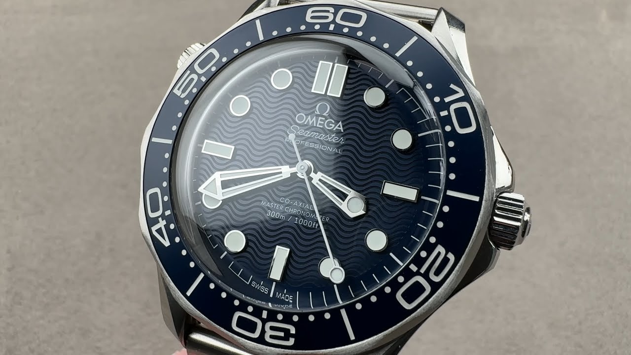 Обзор часов Omega Seamaster Diver 300M James Bond 60th Anniversary Edition (210.30.42.20.03.002)