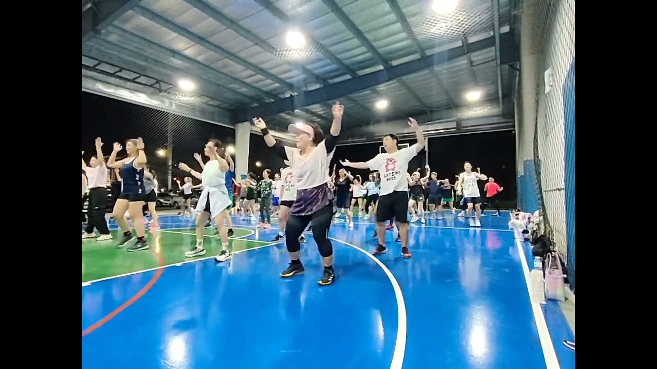 Excercises 😁💪 Zumba Decathlon Chiangmai Thailand 🇹🇭