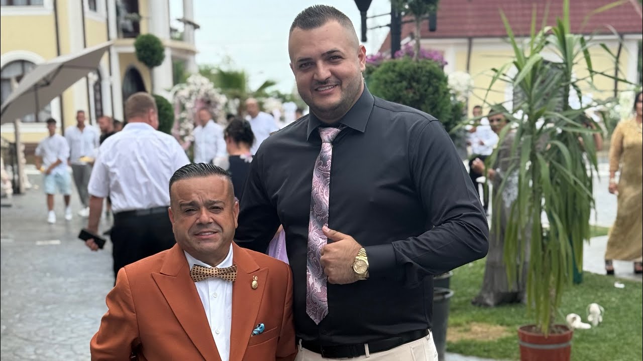 Adrian Minune cântă în șatra la Strehaia la nuntă!