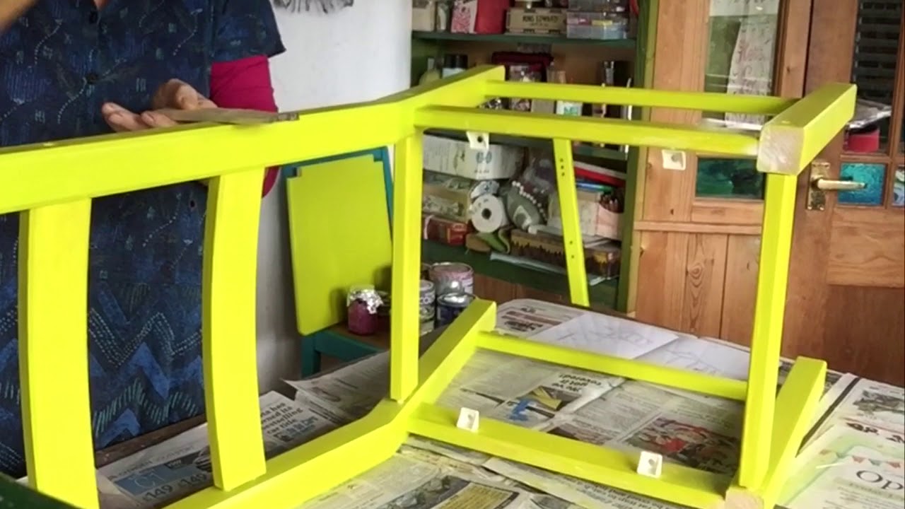Ikea chair construction, painting, assembling and making it cushions and SOCKS!