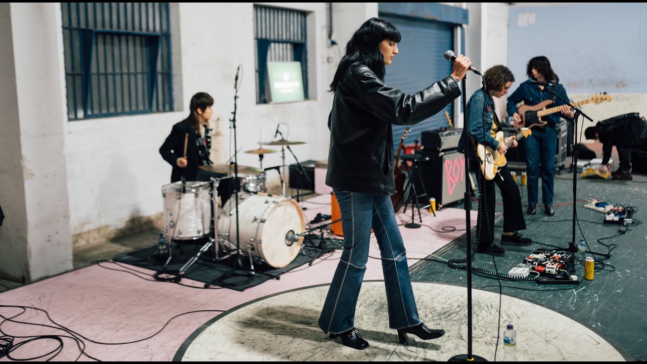 Lucia & The Best Boys - 'Forever Forget' - TENEMENT TV