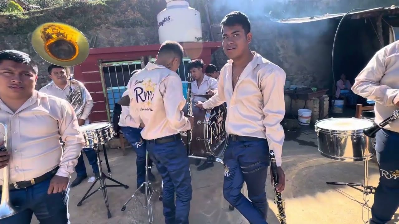 El toro jarabe y la malagueña chulada de son para quemar toda la grasa/ Banda RM