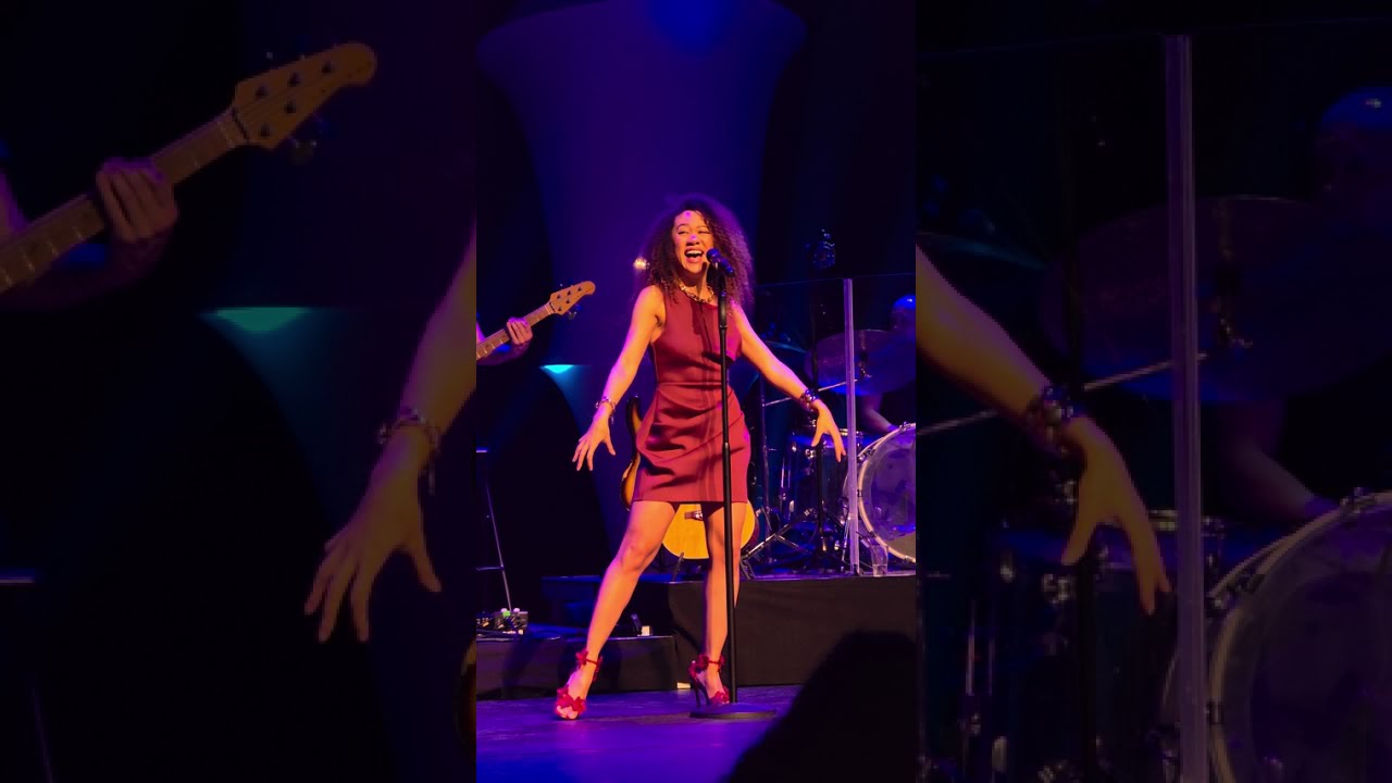 Leading Ladies Live - Proud Mary 