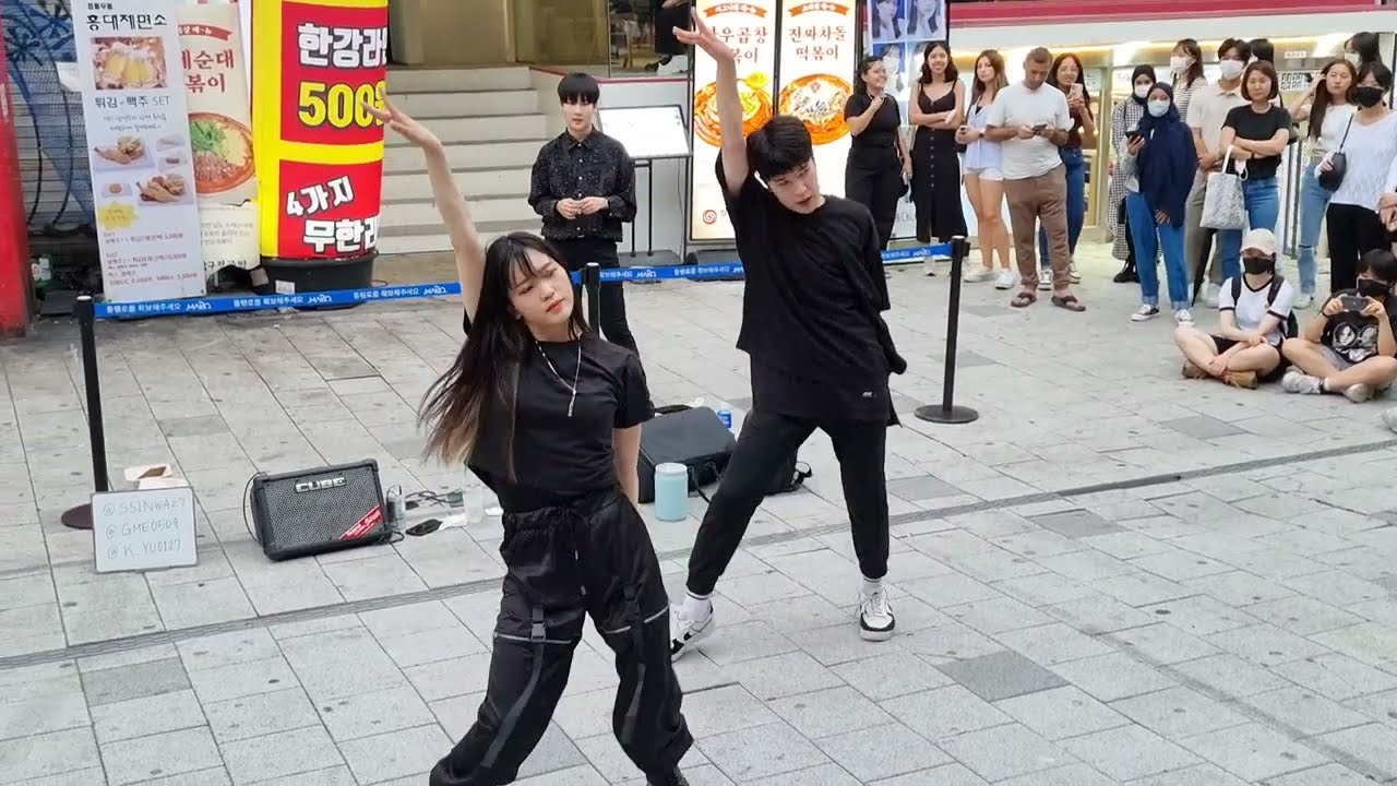 MONDAY. YU KAGAWA & SHINHWA. BEAUTIFUL FANTASTIC HONGDAE BUSKING.