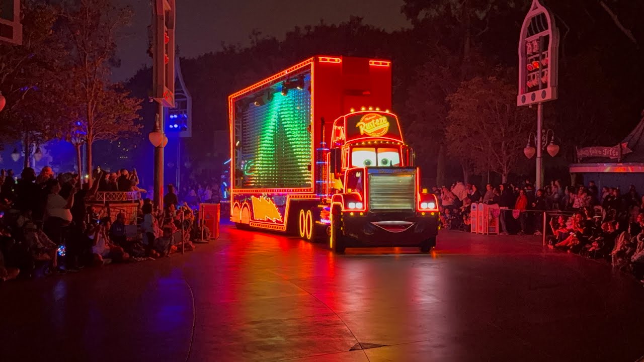 ❤️❤️ RETURN OF THE PAINT THE NIGHT PARADE AT DISNEYLAND RESORT AUG 17,2025 ❤️❤️